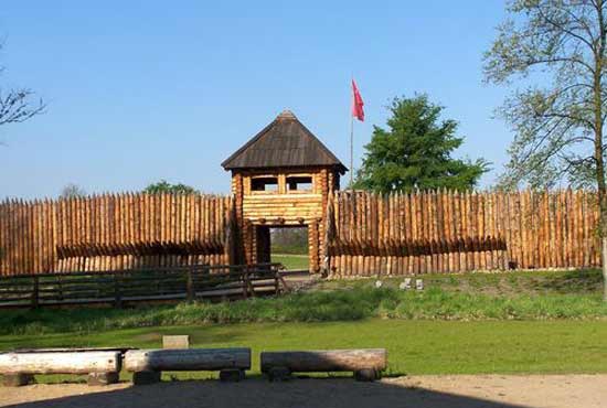 Grodzisko na Zawodziu - czytaj więcej Grodzisko na Zawodziu - czytaj więcej