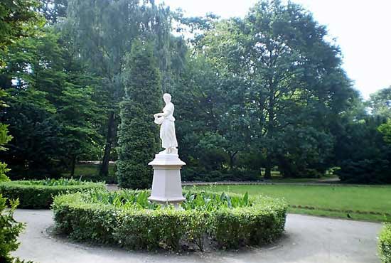 Park Miejski - czytaj więcej Park Miejski - czytaj więcej